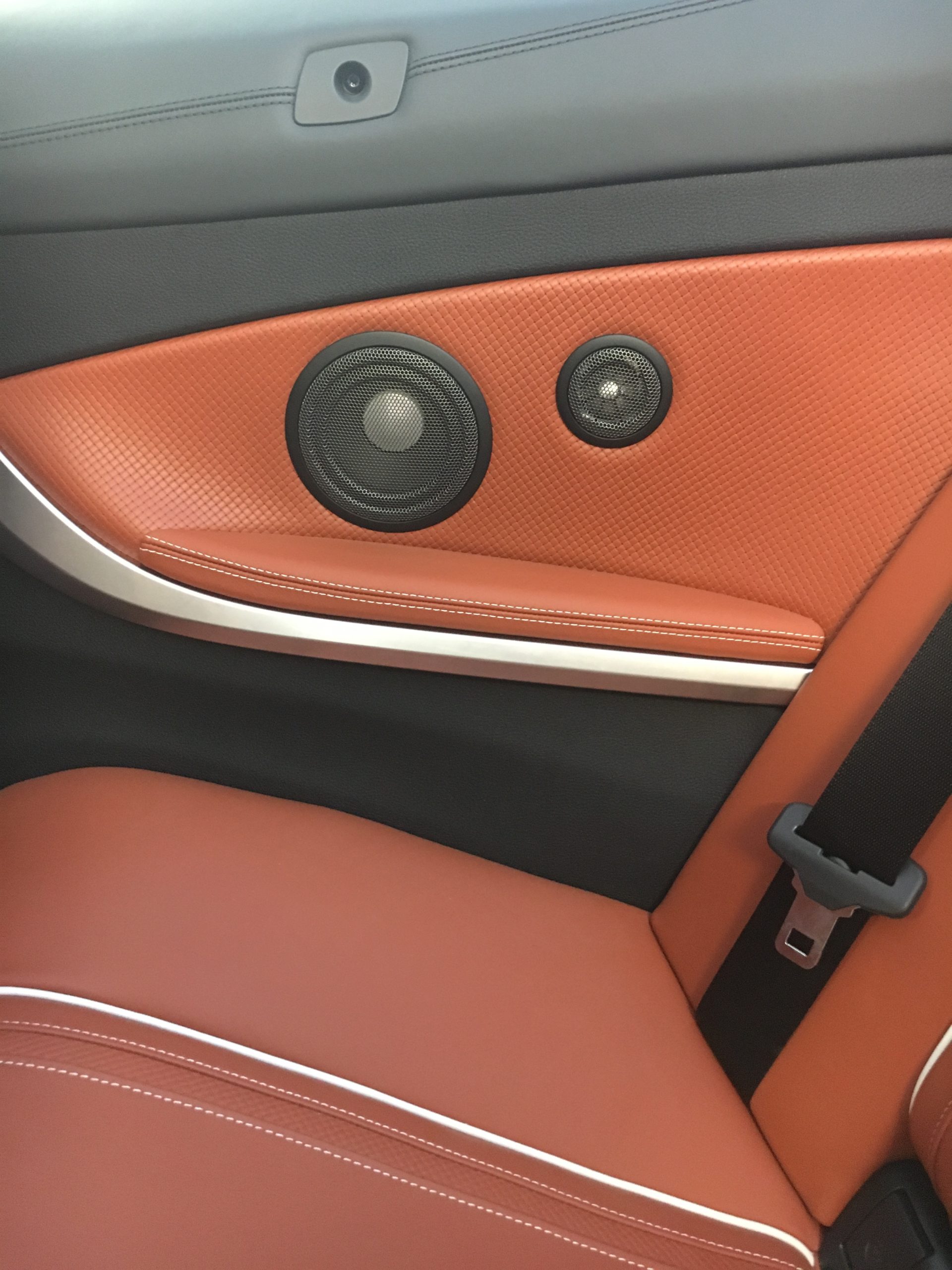 Nachrüstung von Harman Kardon BMW F33 2017 BImmer Retrofit Austria